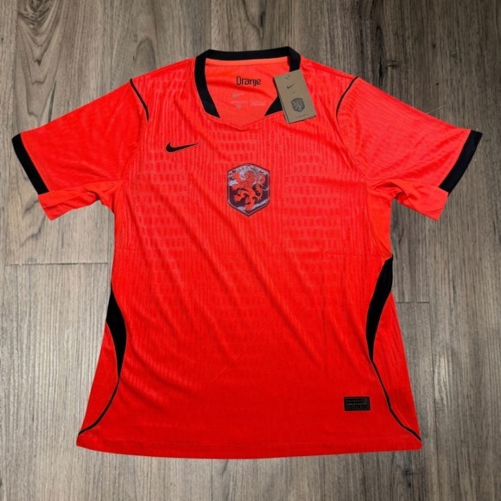 Nike Netherlands 2026 Home Soccer Jersey Size Large Orange Aero-Fit Lion Crest